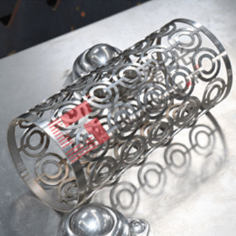 NS??三卡盤(pán)光纖激光管材切割機(jī) NS??三卡盤(pán)光纖激光管材切割機(jī)